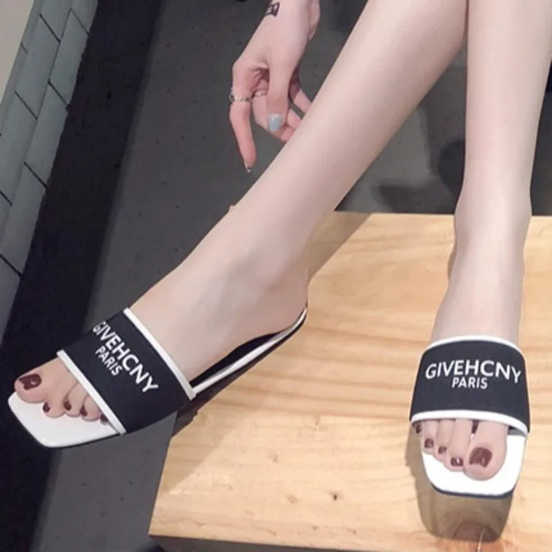 Luxury Design Women's Summer Letter Flat Heel Slippers 2024 Outdoor Trendy Ladies Sandals Female Beach Slippers
