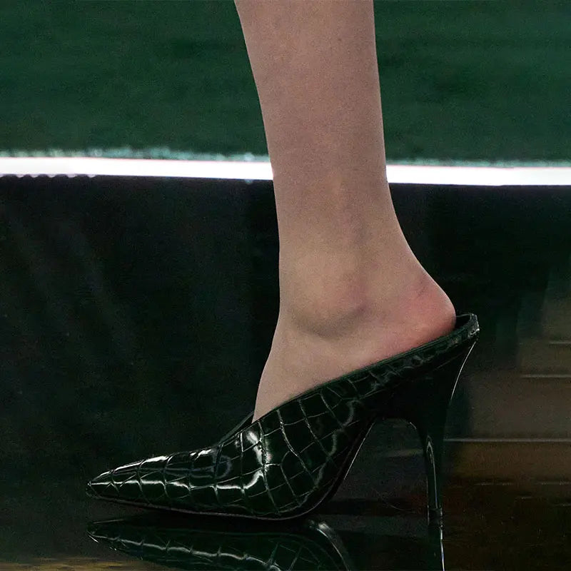European and American Style Slim High Heels with Toe Caps, Women's Fashionable Outer Wear, Shallow Patent Leather Single Shoes
