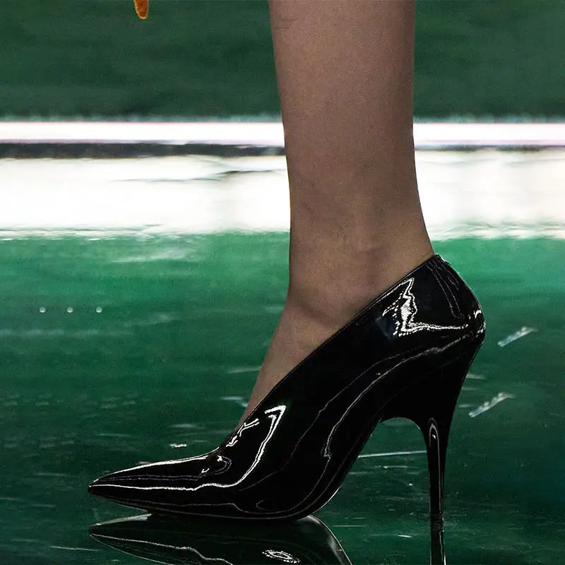 European and American Style Slim High Heels with Toe Caps, Women's Fashionable Outer Wear, Shallow Patent Leather Single Shoes